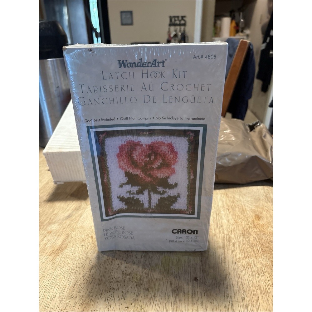 CARON - WONDER ART - PINK ROSE #4808 - 12" X 12" LATCH HOOK KIT - NEW SEALED